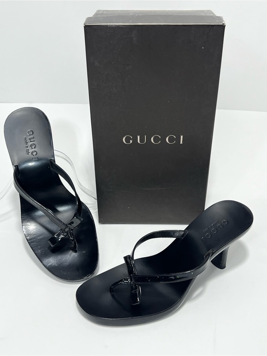 Gucci Shoes - Auth Gucci Black Patent leather Thong kitten Heel wooden sandal 90s Tom Ford 7.5